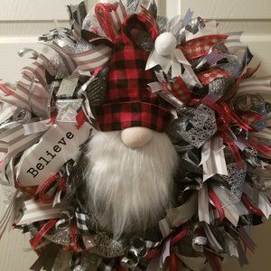 CHRISTMAS wreath, 21" inch. "The Gnome Believes